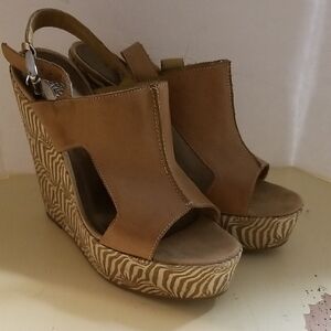 Tan Wedge Sandals with Textured Heel and Adjustable Strap